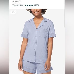 Like new Kentucky blue lace trim pajama short.